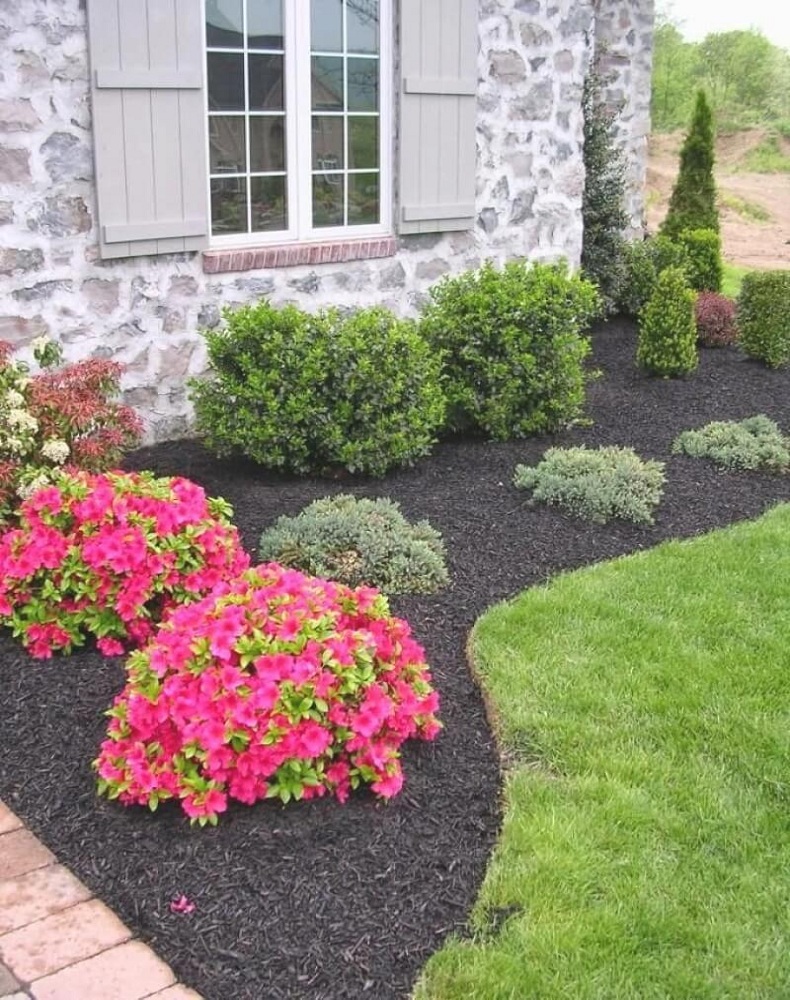 Tenth Inexpensive Landscaping Idea Mulching Flower Beds