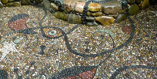 Artistic Designs in the Front Yard with Stones - Landscaping Ideas with Rocks