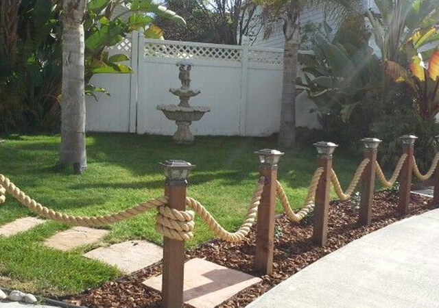 Fence And Rope Garden edging - Landscaping Edging Ideas